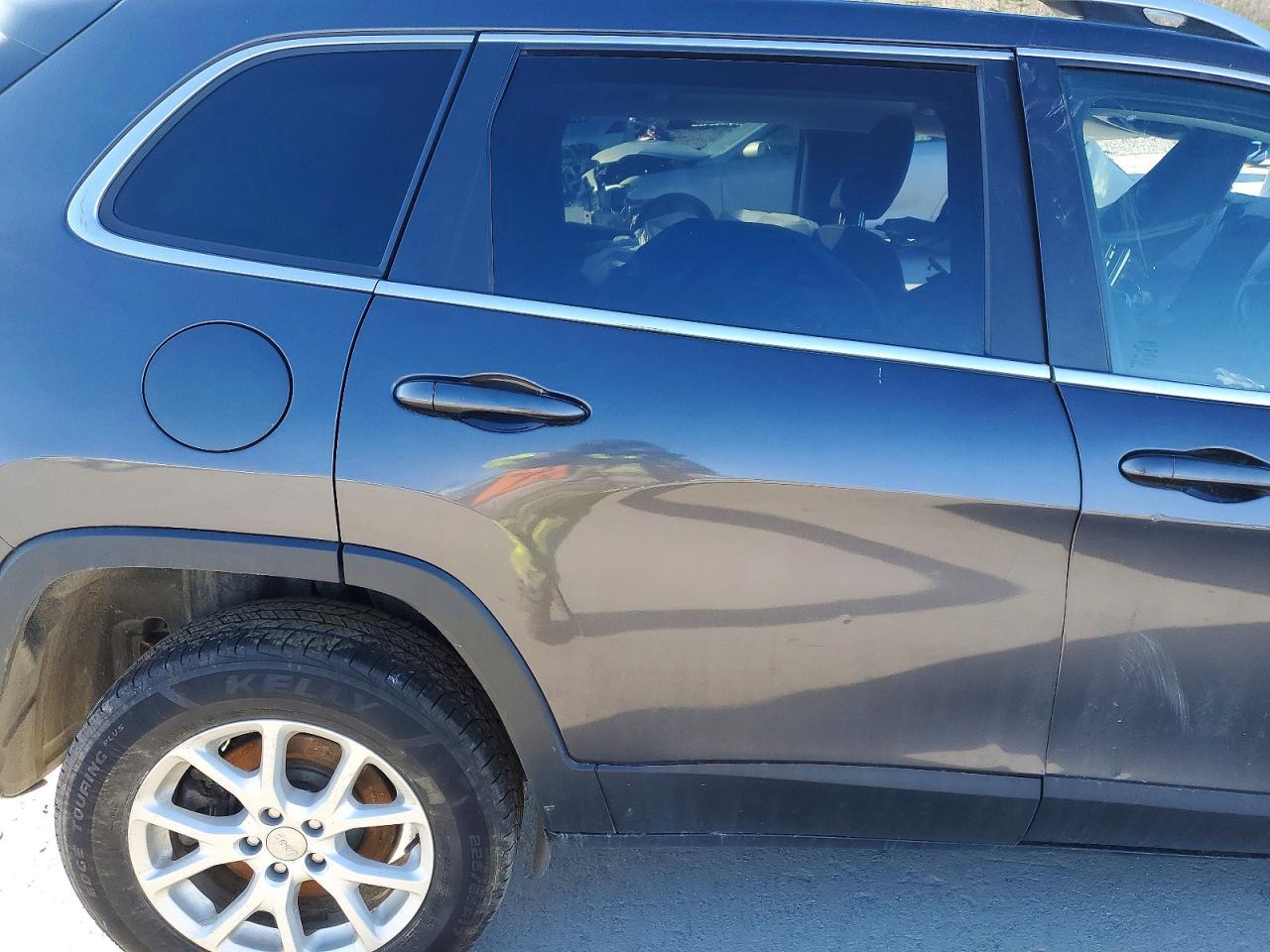 2016 Jeep Cherokee Latitude - zdjęcie 10