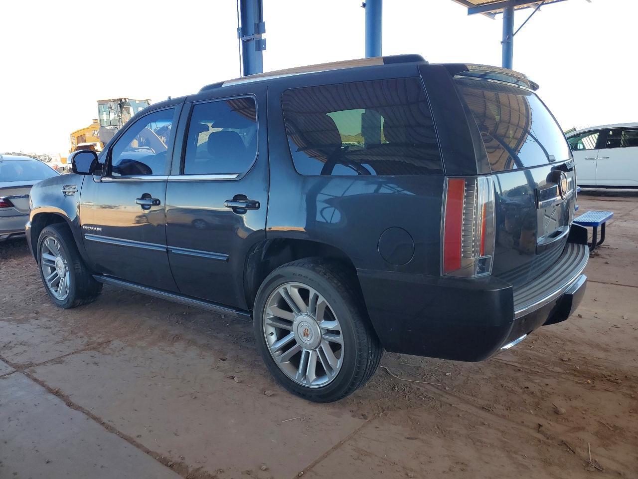 2013 Cadillac Escalade Premium - zdjęcie 2