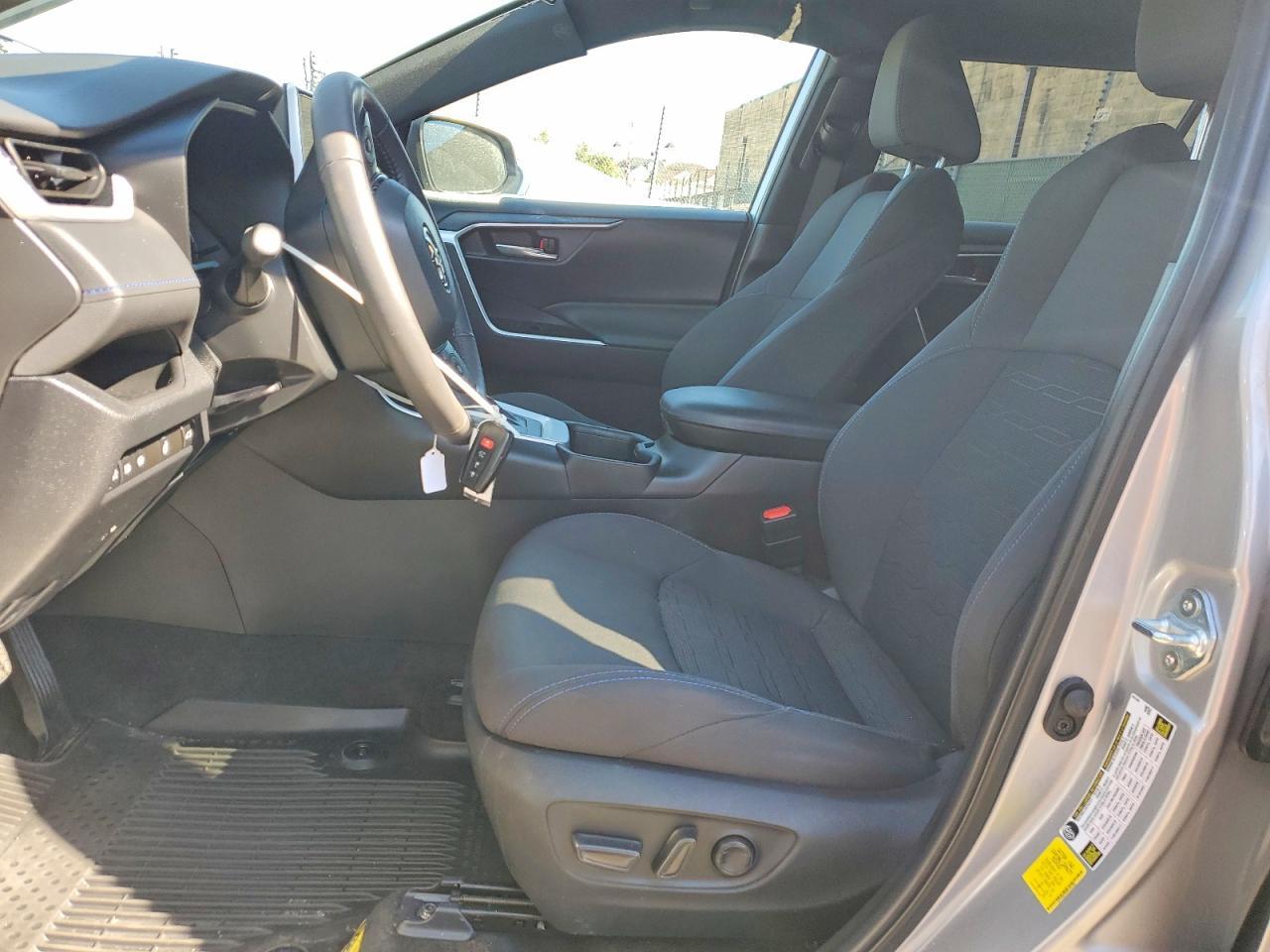 2023 Toyota Rav4 Hybrid Se - zdjęcie 7
