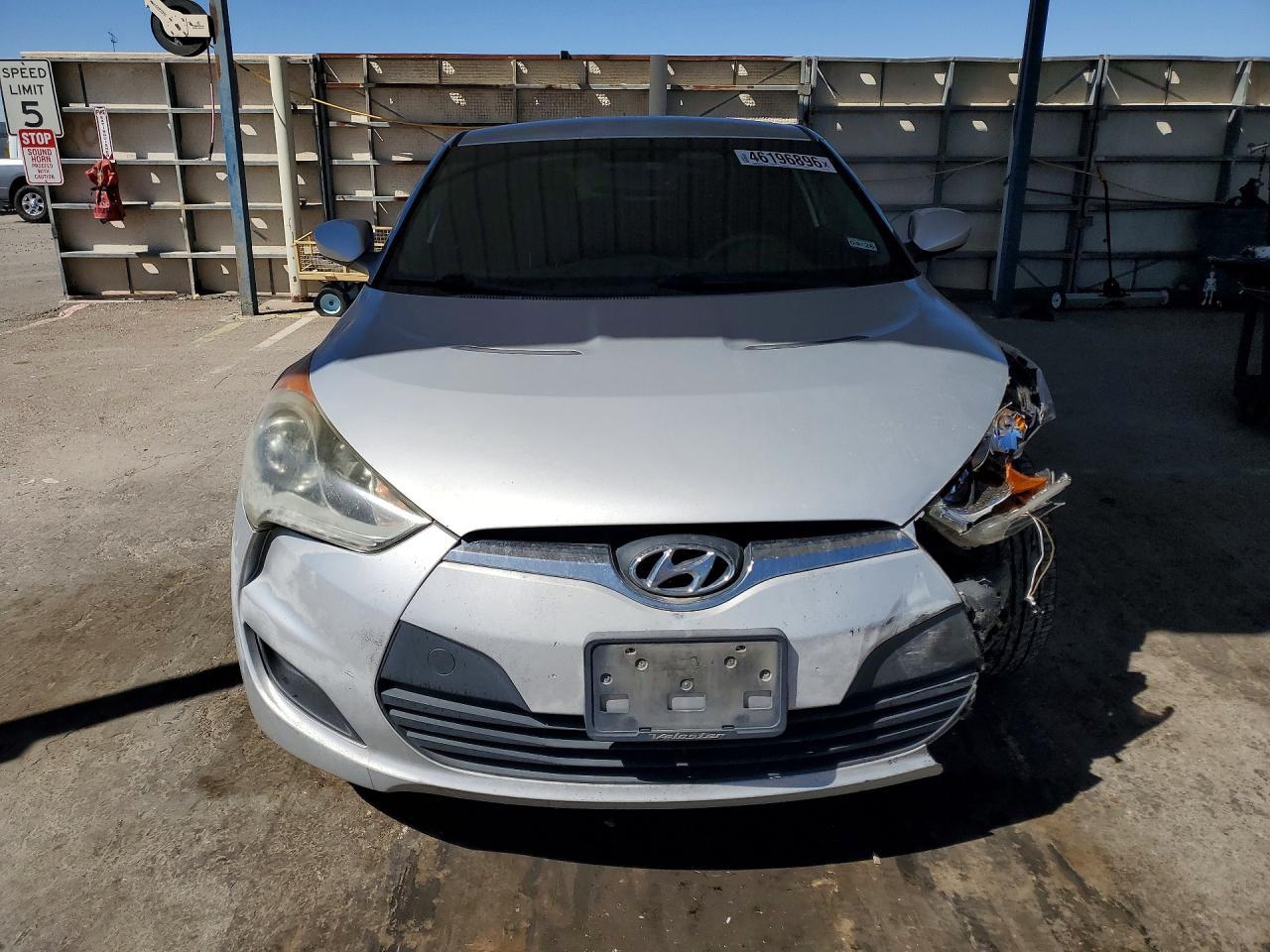 2014 Hyundai Veloster Base - zdjęcie 5