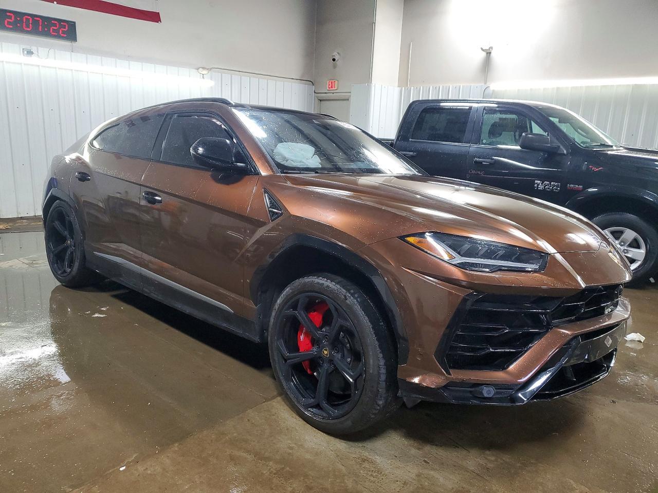 2020 Lamborghini Urus - zdjęcie 4
