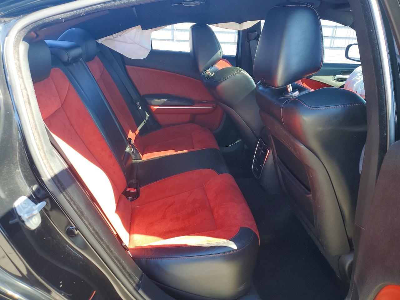 2015 Dodge Charger R - zdjęcie 10