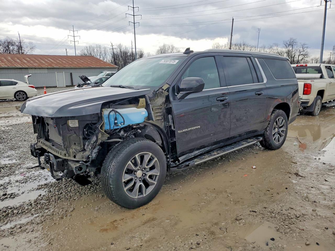 2021 Chevrolet Suburban K1500 Lt - zdjęcie główne
