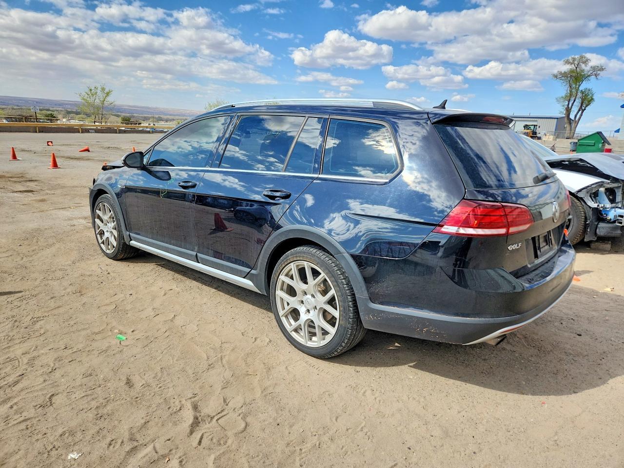 2018 Volkswagen Golf Alltrack S - zdjęcie 2
