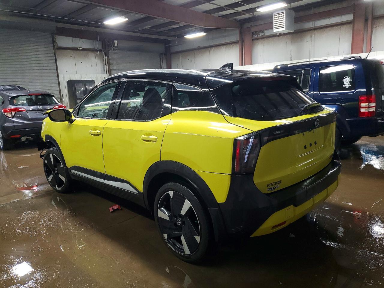 2025 Nissan Kicks Sr - zdjęcie 2