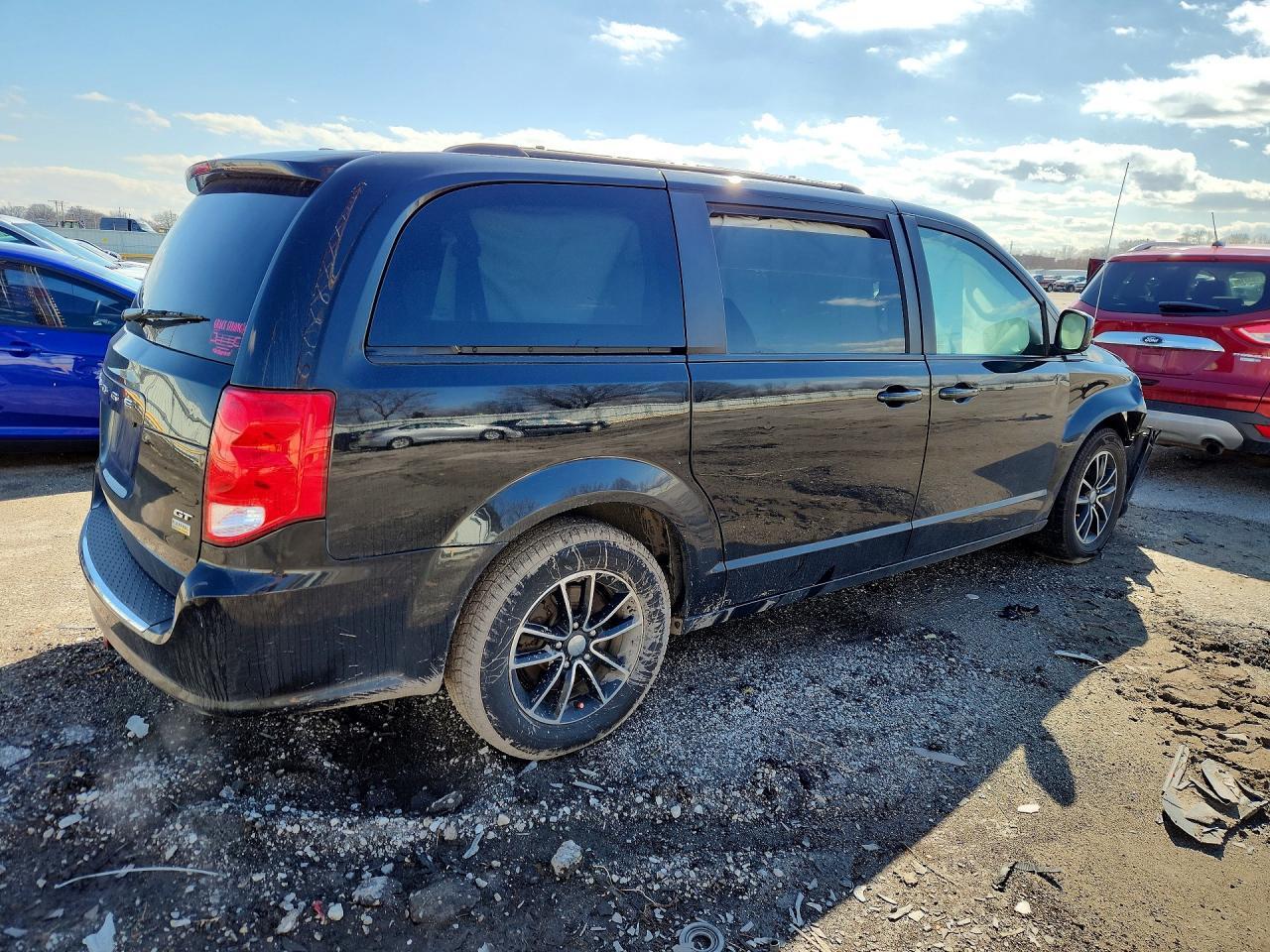 2019 Dodge Grand Caravan Gt - zdjęcie 3