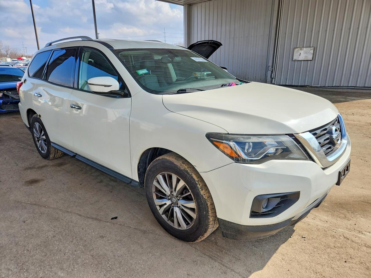 2019 Nissan Pathfinder Sv - zdjęcie 4
