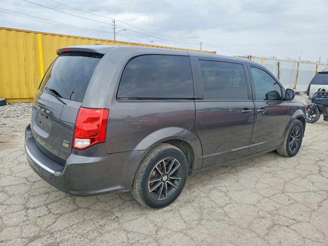 2018 Dodge Grand Caravan Gt - zdjęcie 3