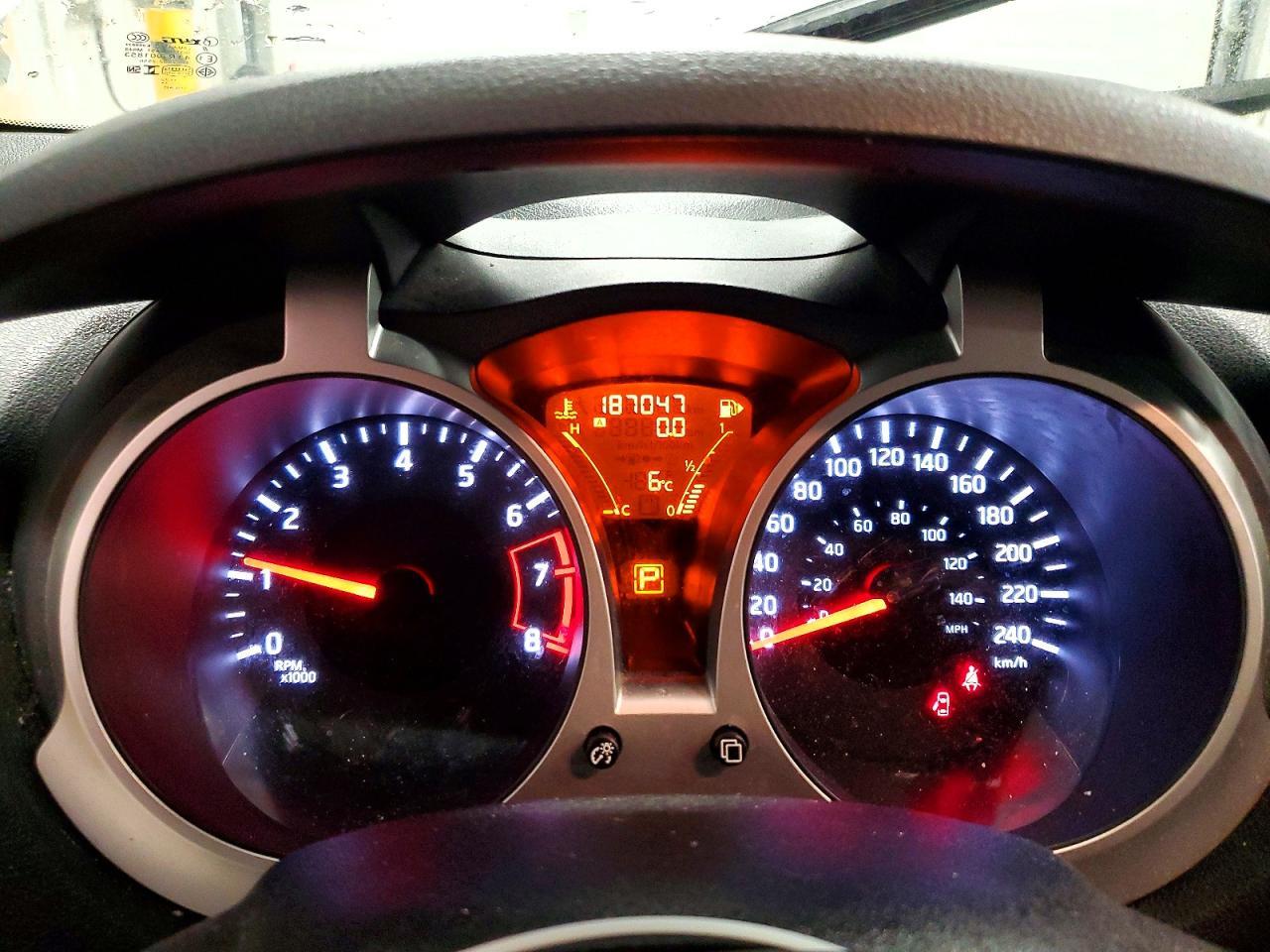 2016 Nissan Juke S - zdjęcie 9