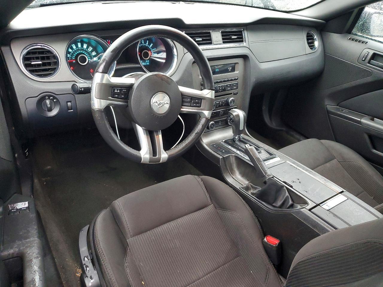 2013 Ford Mustang - zdjęcie 8