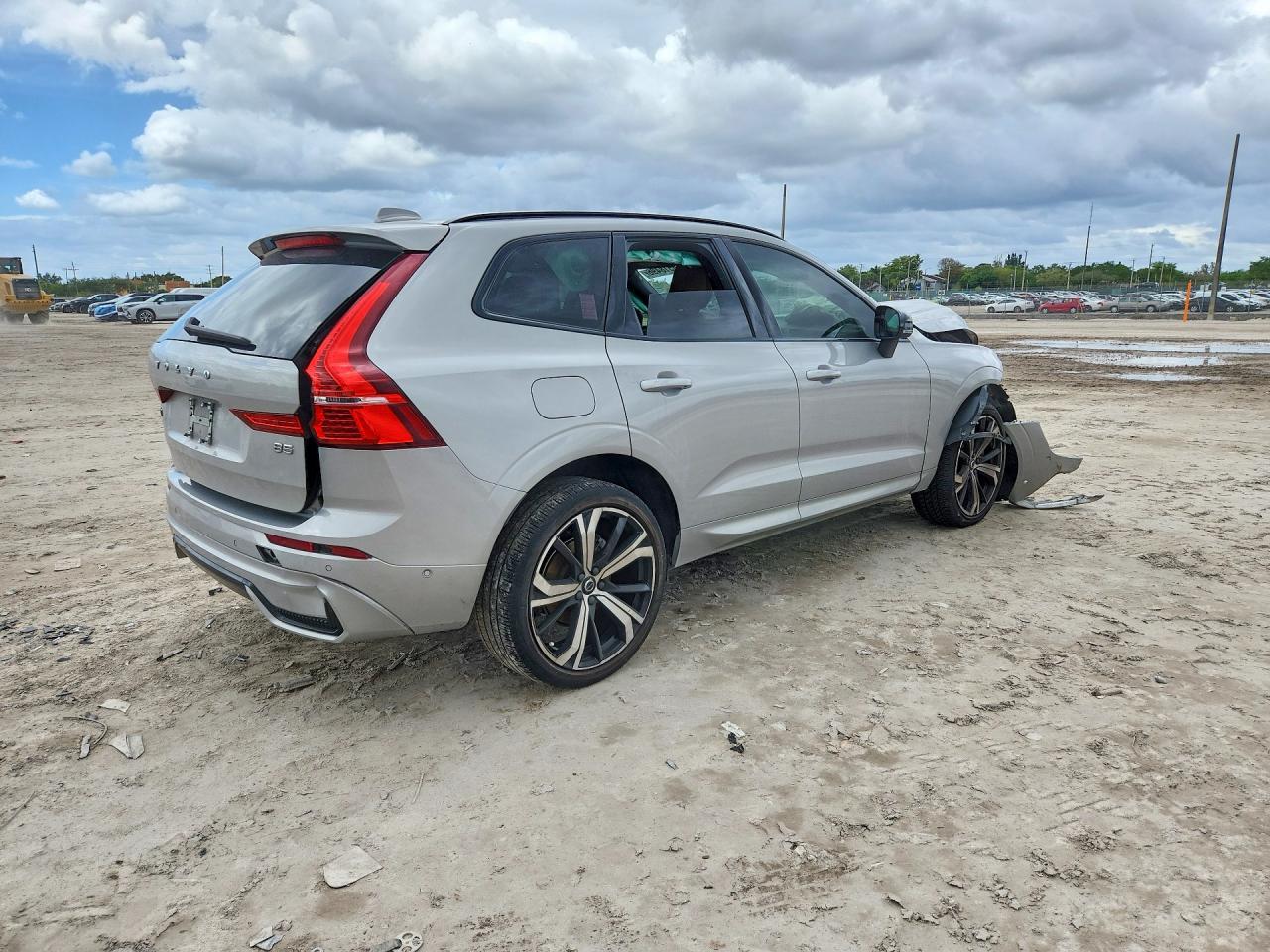 2023 Volvo Xc60 Ultimate - zdjęcie 3