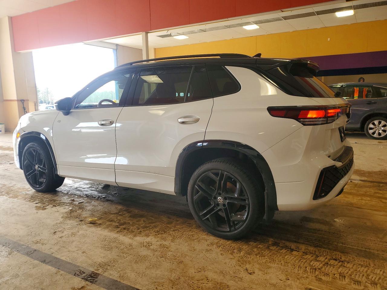 2025 Volkswagen Tiguan Se R-Line Black - zdjęcie 2