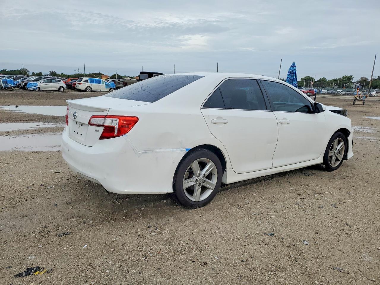 2014 Toyota Camry Se - zdjęcie 3