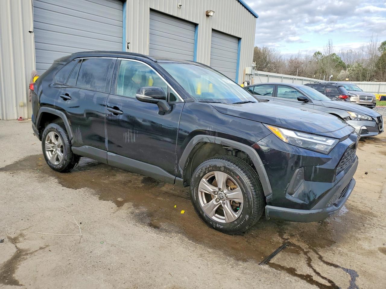 2023 Toyota Rav4 Xle - zdjęcie 4