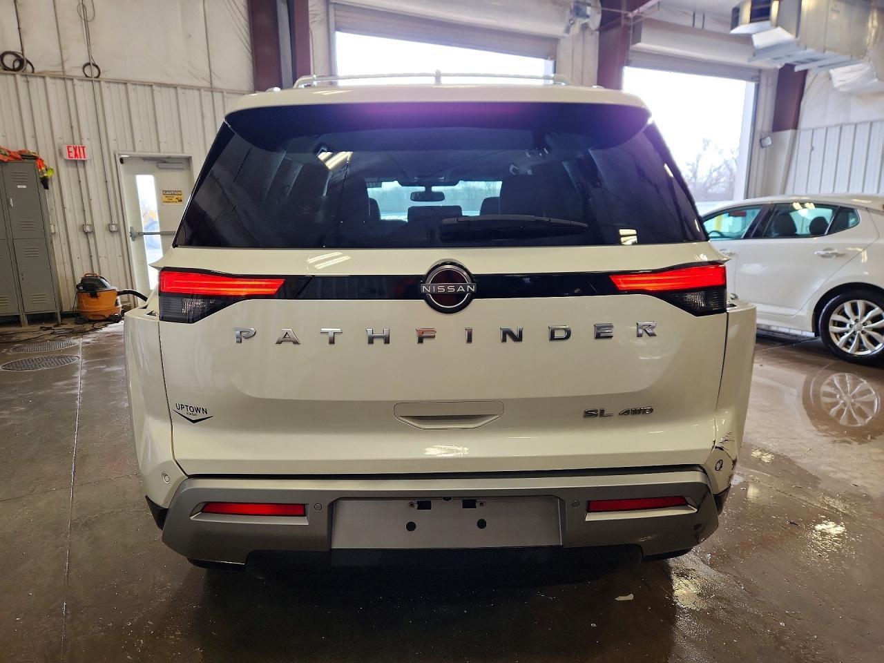 2022 Nissan Pathfinder Sl - zdjęcie 6