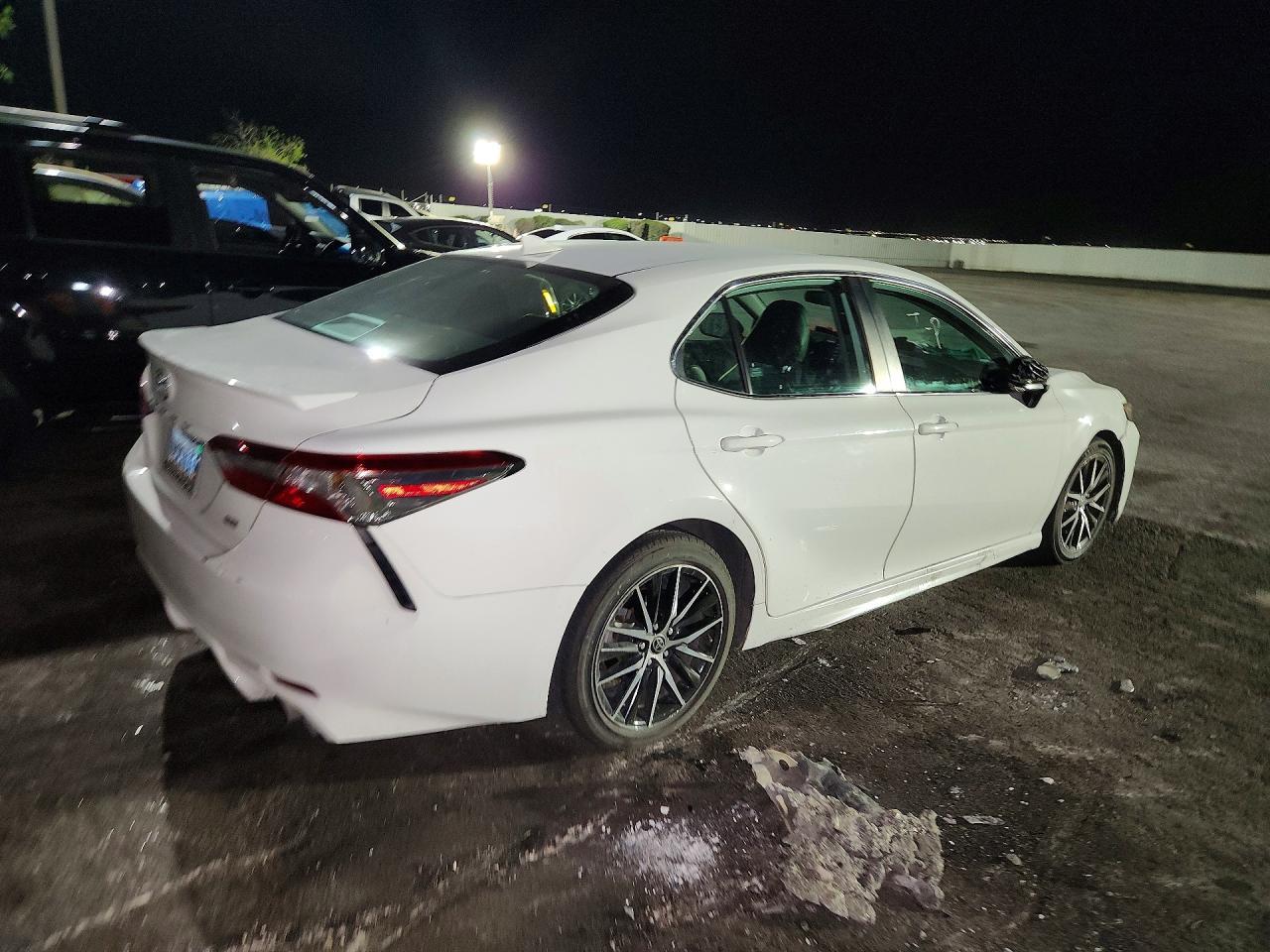 2022 Toyota Camry Se - zdjęcie 3