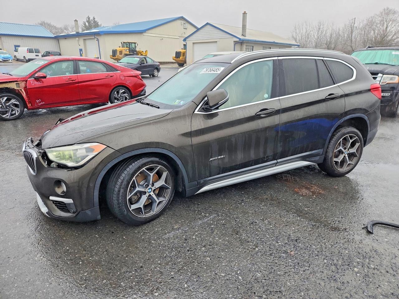 2017 BMW X1 xDrive28I - zdjęcie główne