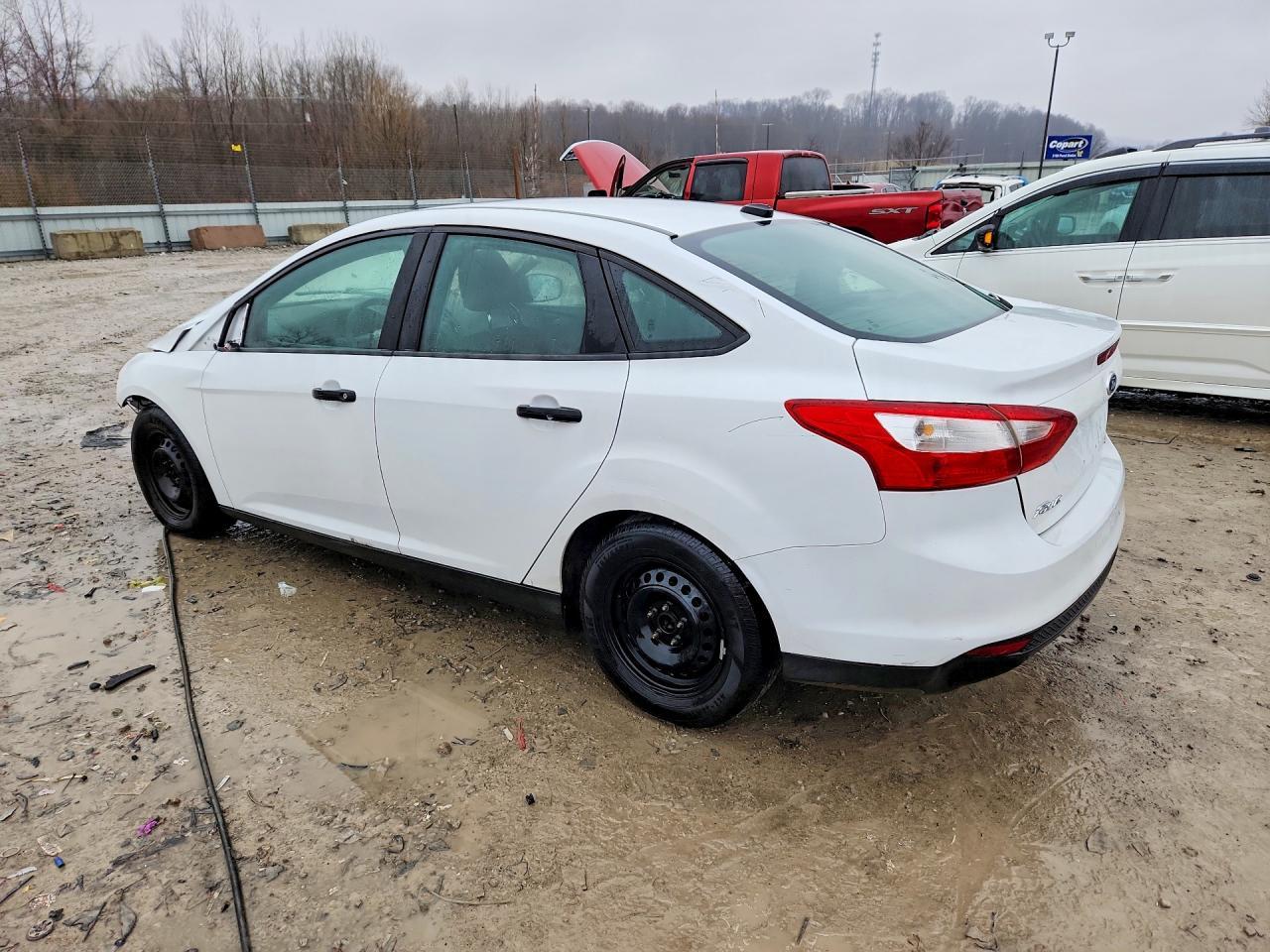 2014 Ford Focus S - zdjęcie 2