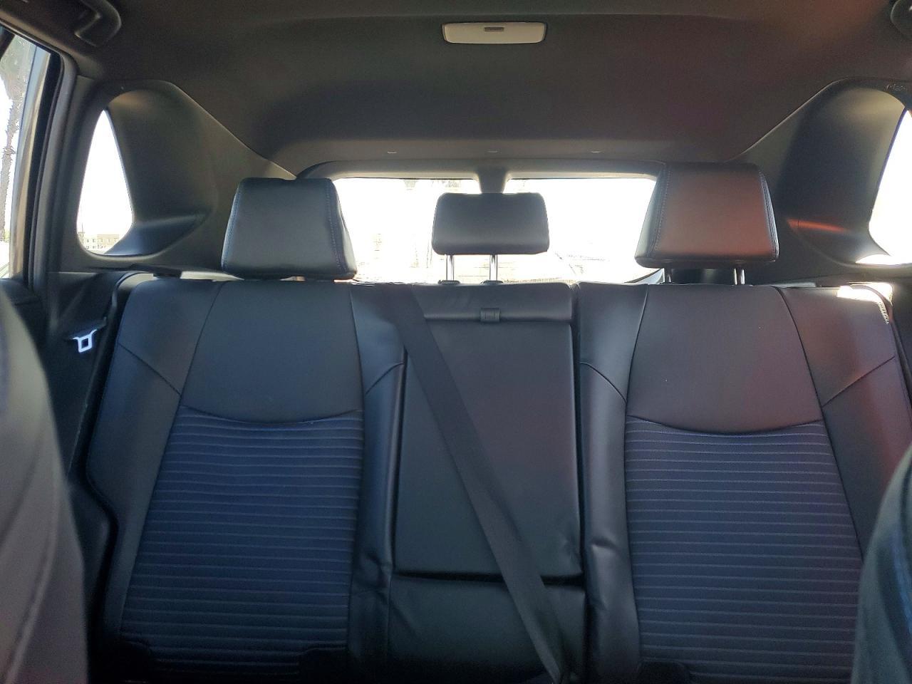2024 Toyota Rav4 Hybrid Xse - zdjęcie 10