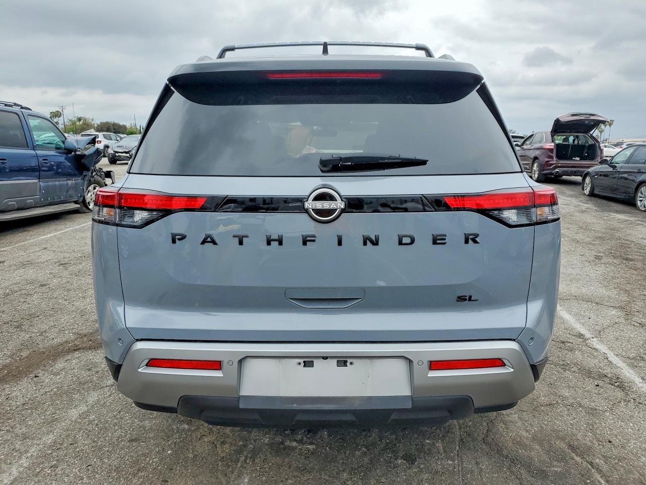 2023 Nissan Pathfinder Sl - zdjęcie 6