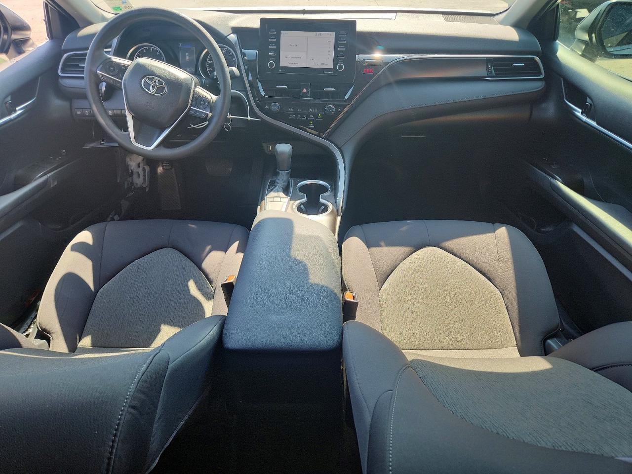 2024 Toyota Camry Le - zdjęcie 8