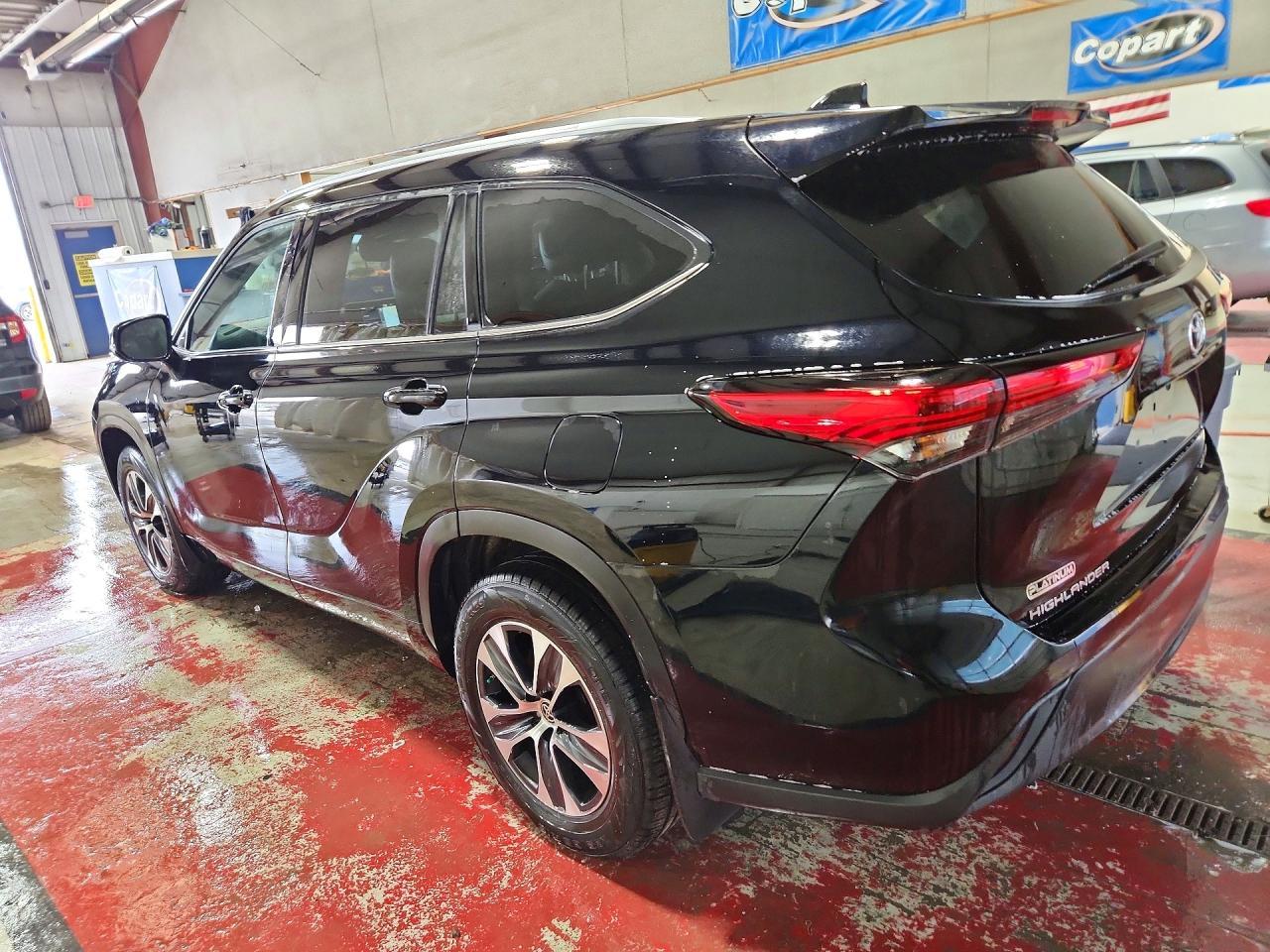 2021 Toyota Highlander Xle - zdjęcie 2