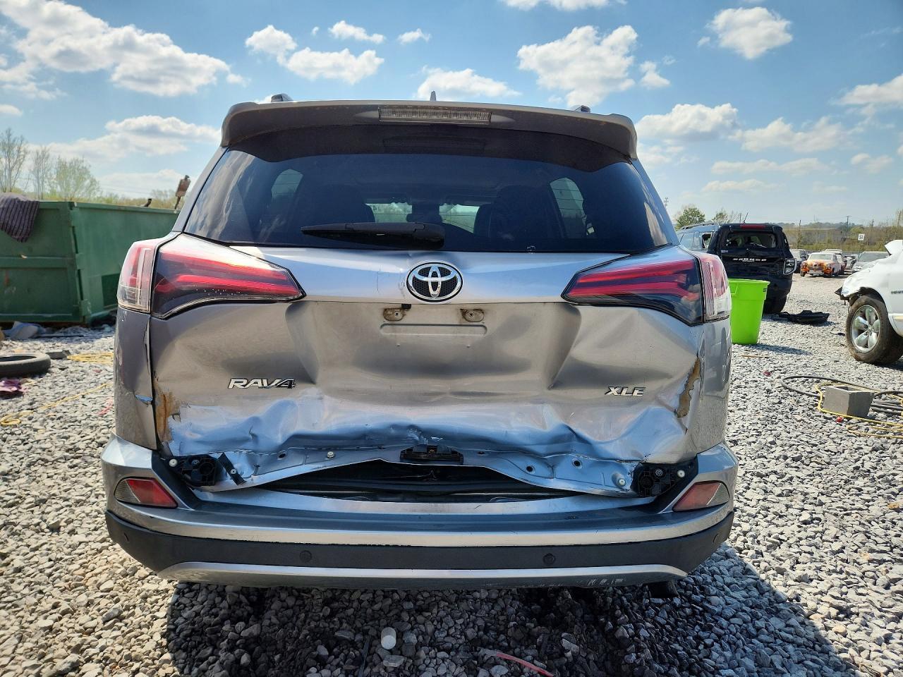 2018 Toyota Rav4 Xle - zdjęcie 6