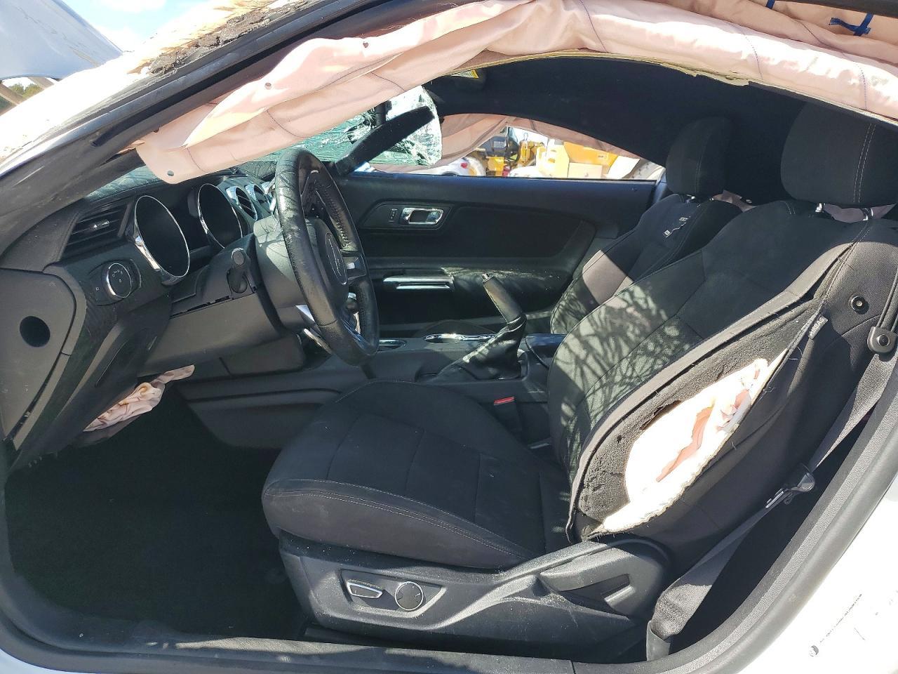 2016 Ford Mustang - zdjęcie 7