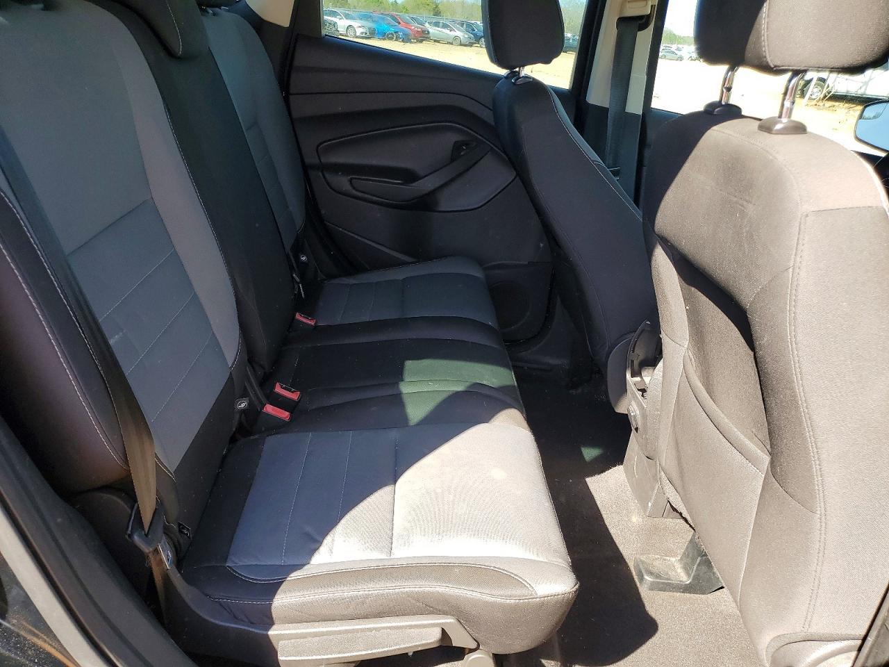 2017 Ford Escape S - zdjęcie 11