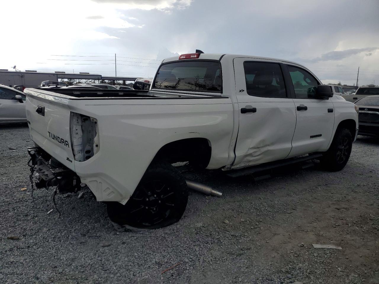 2020 Toyota Tundra Sr5 - zdjęcie 3