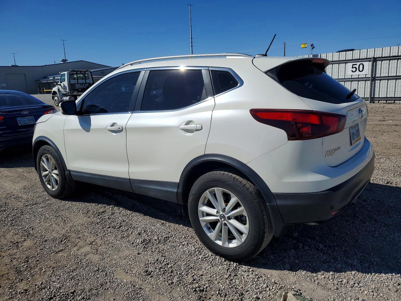 2019 Nissan Rogue Sport Sv - zdjęcie 2