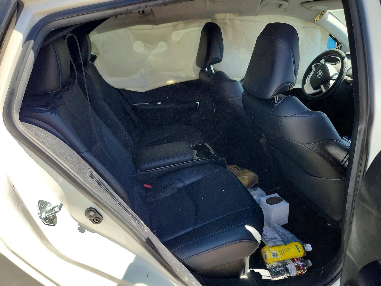 2018 Toyota Prius Prime (Phev) Plus - zdjęcie 10