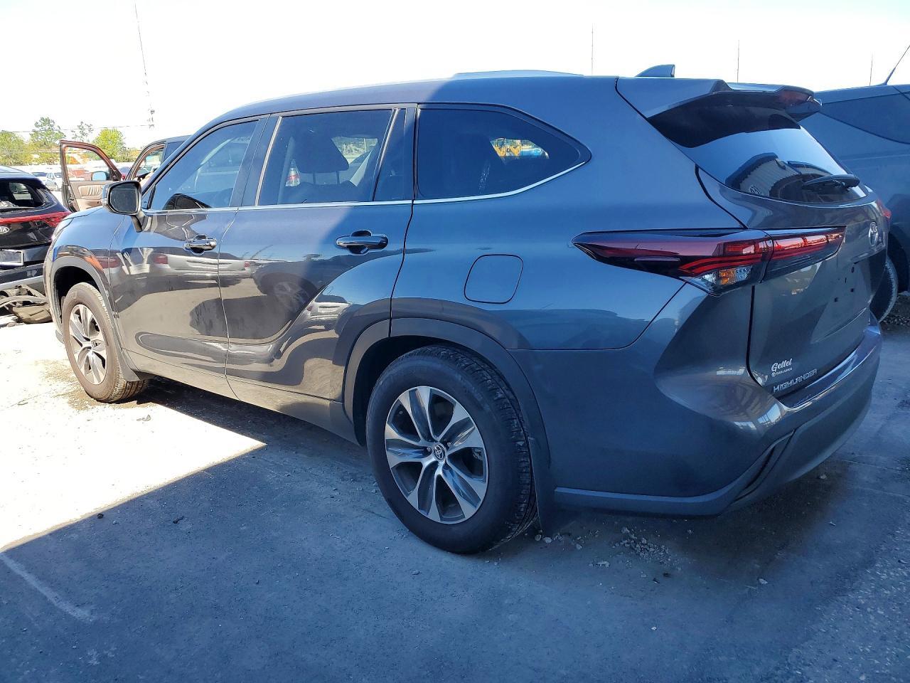 2025 Toyota Highlander Xle - zdjęcie 2