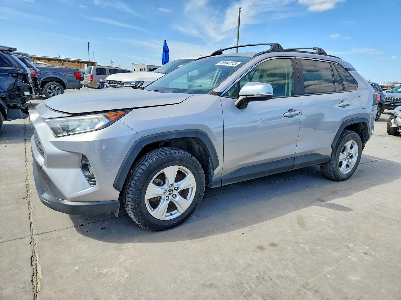 2019 Toyota Rav4 Xle - zdjęcie główne