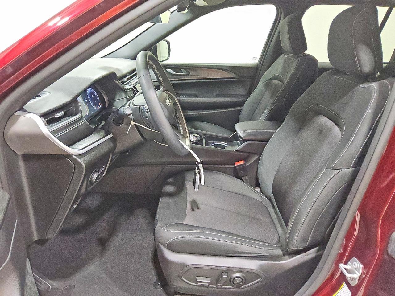 2025 Jeep Grand Cherokee Laredo - zdjęcie 7