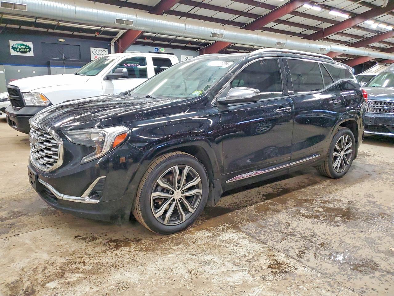 2020 GMC Terrain Denali - zdjęcie główne