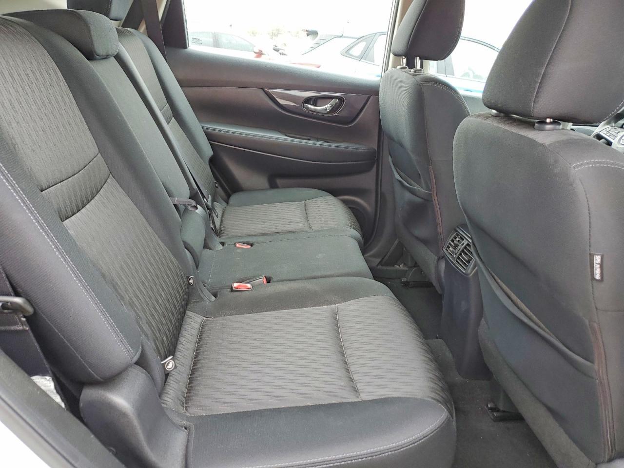 2017 Nissan Rogue S - zdjęcie 11