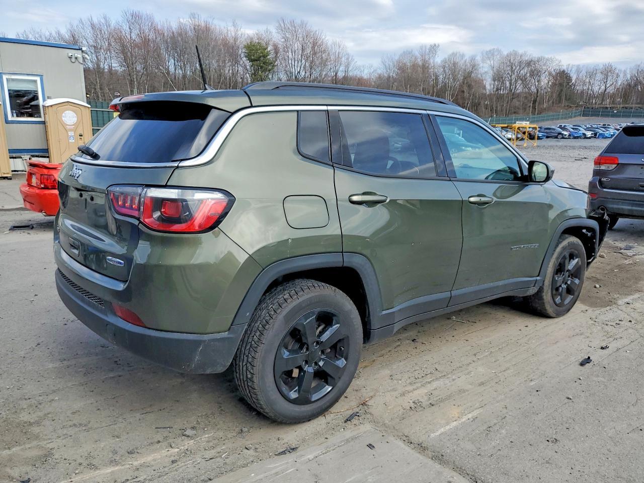 2018 Jeep Compass Latitude - zdjęcie 3