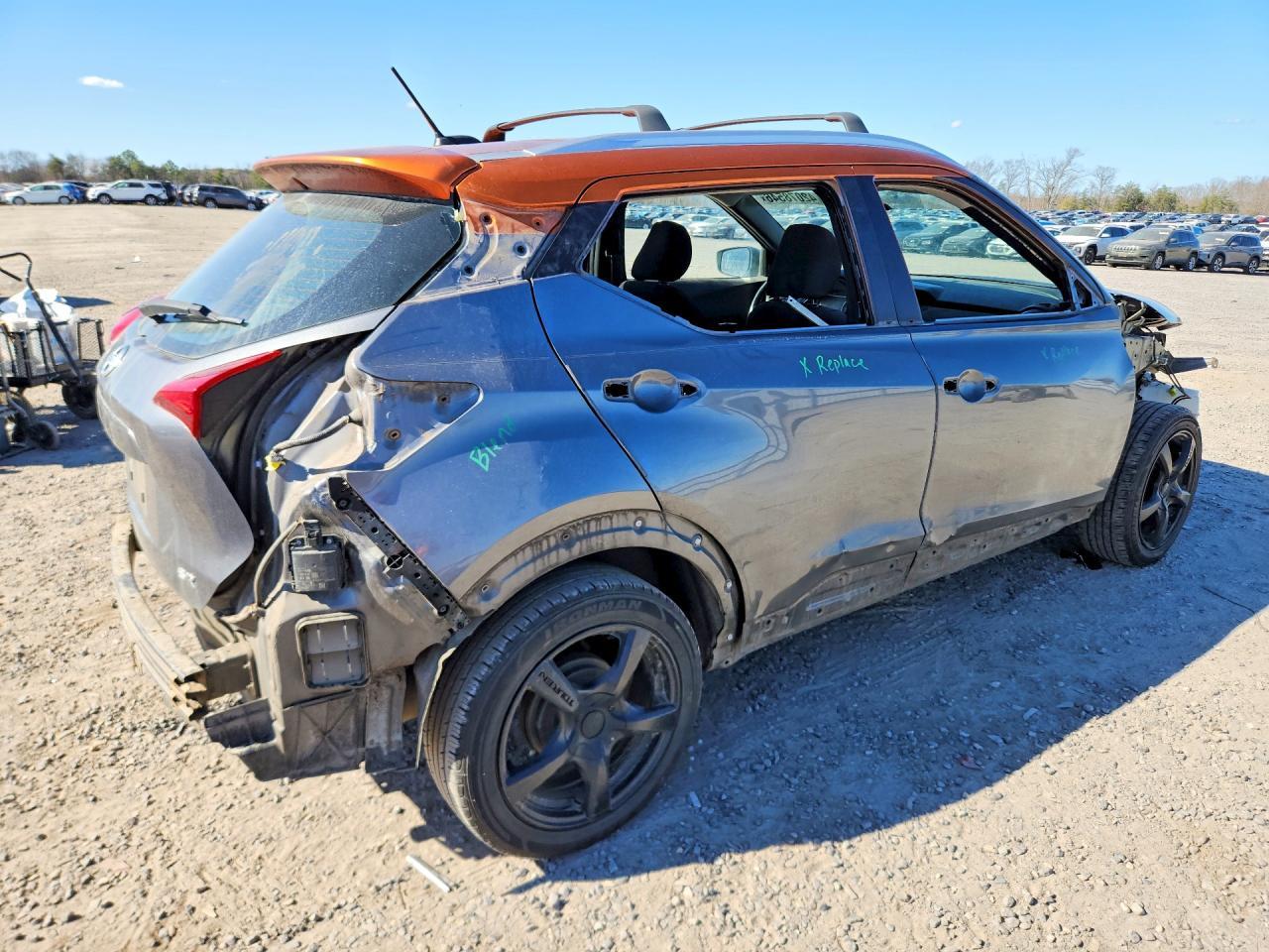 2019 Nissan Kicks Sr - zdjęcie 3