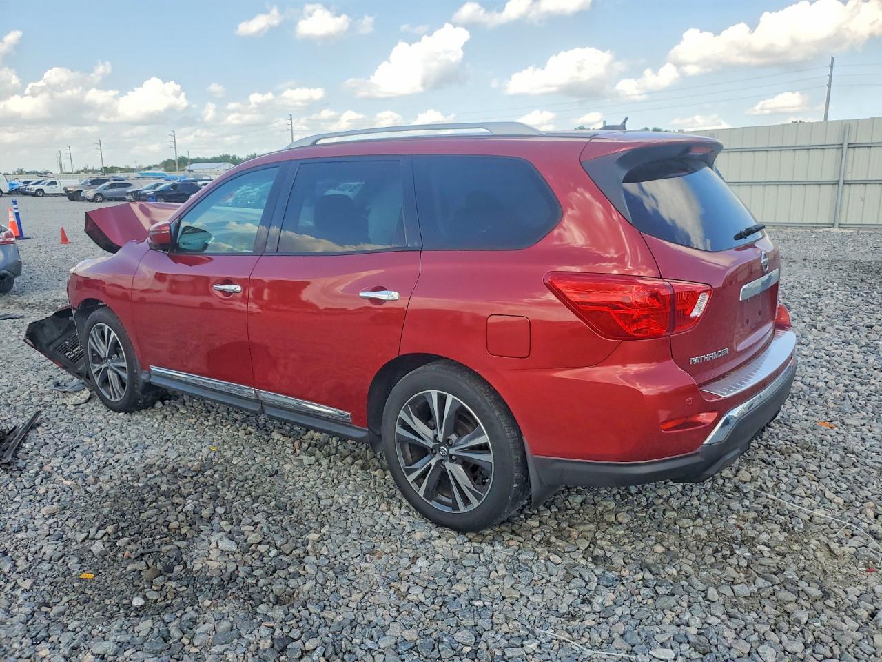 2017 Nissan Pathfinder Platinum - zdjęcie 2