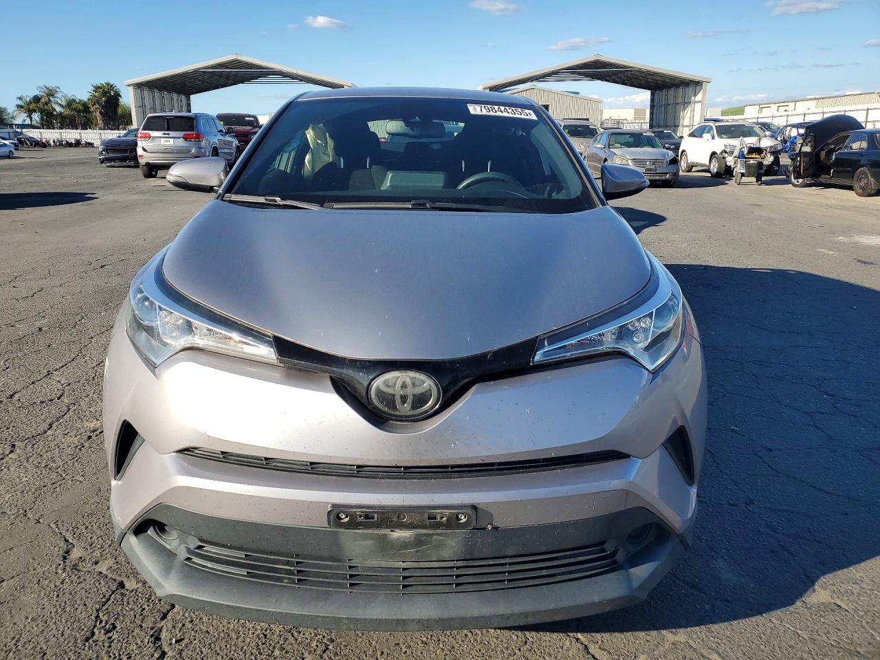 2019 Toyota C-Hr Le - zdjęcie 5