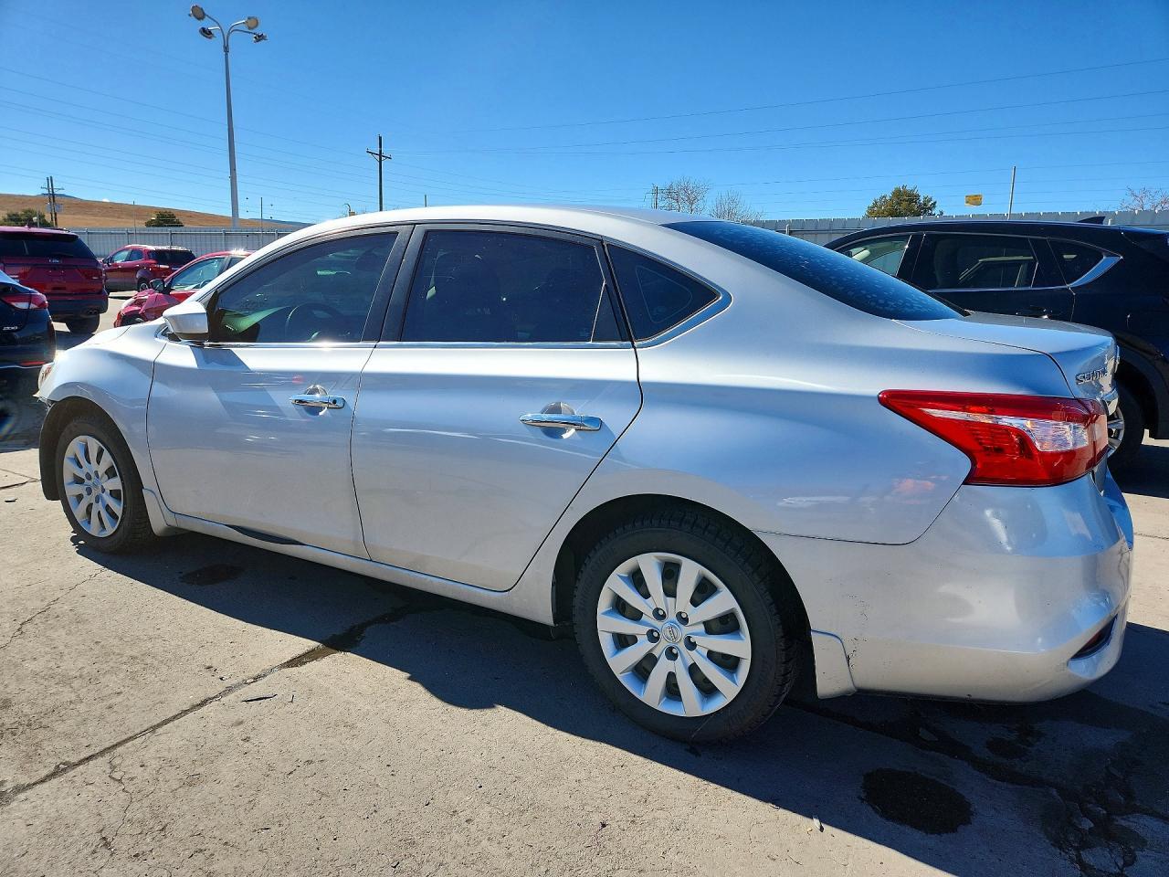 2019 Nissan Sentra S - zdjęcie 2