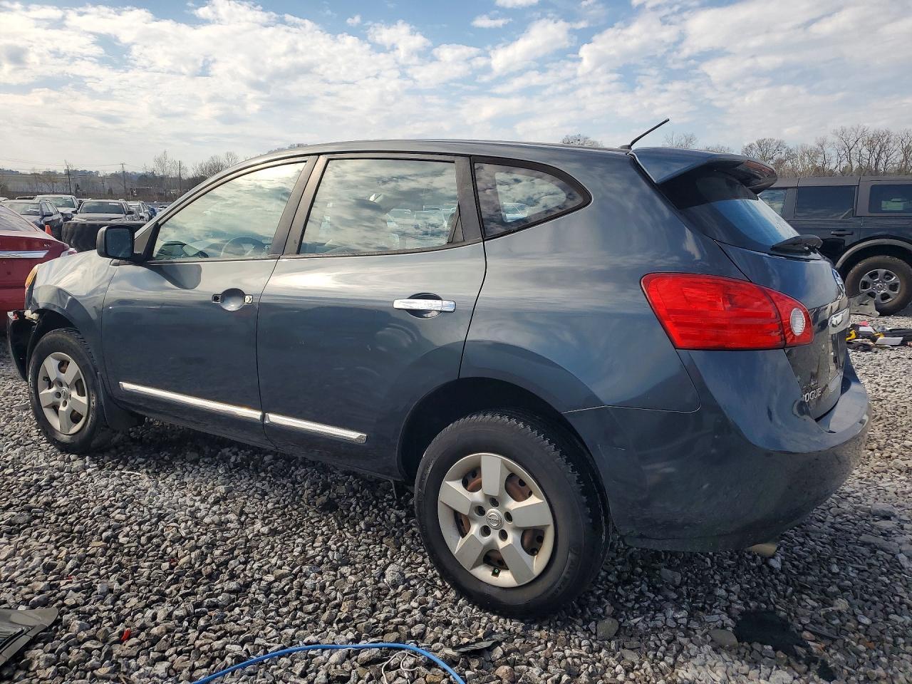 2013 Nissan Rogue S - zdjęcie 2