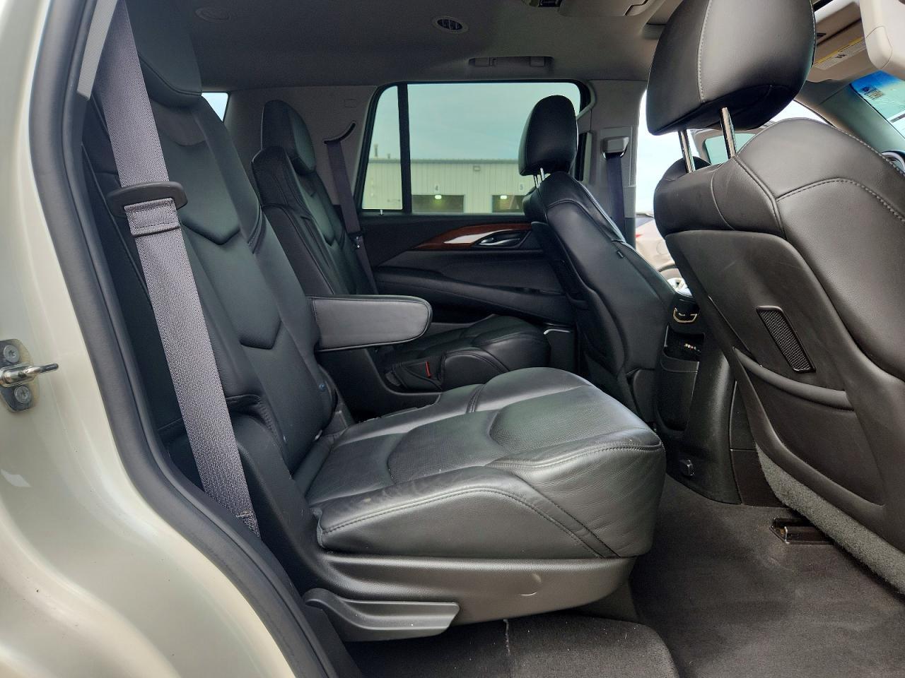 2015 Cadillac Escalade Luxury - zdjęcie 11