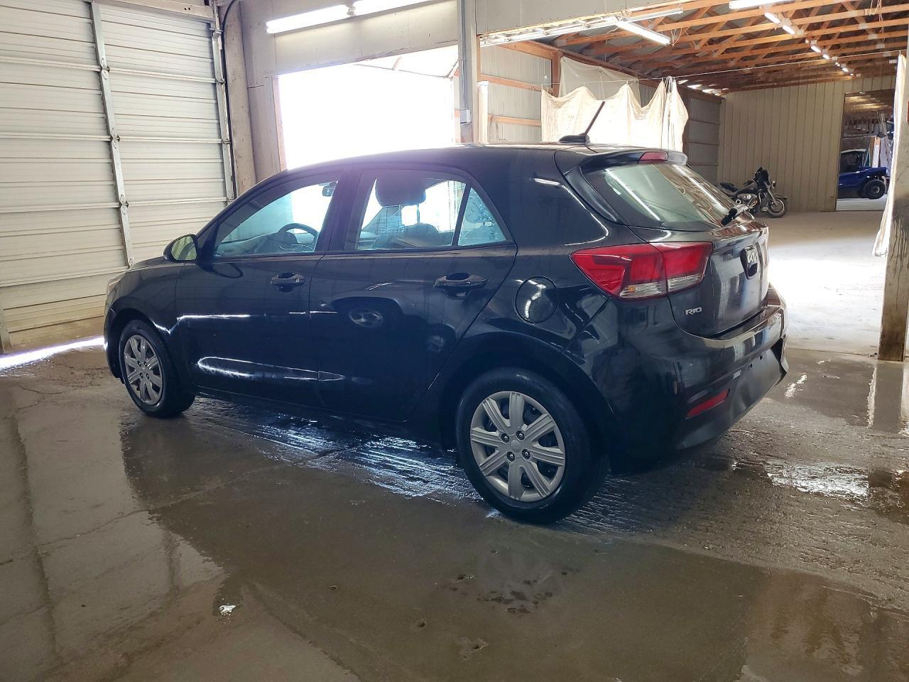 2022 Kia Rio 5-Door S - zdjęcie 2