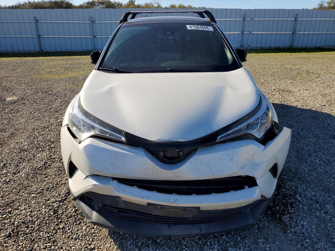 2019 Toyota C-Hr Xle - zdjęcie 5