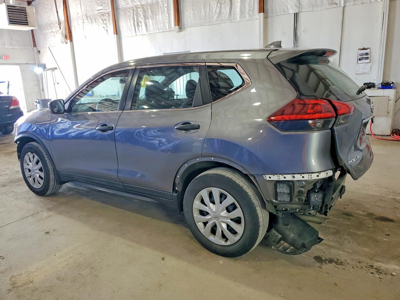 2018 Nissan Rogue S - zdjęcie 2