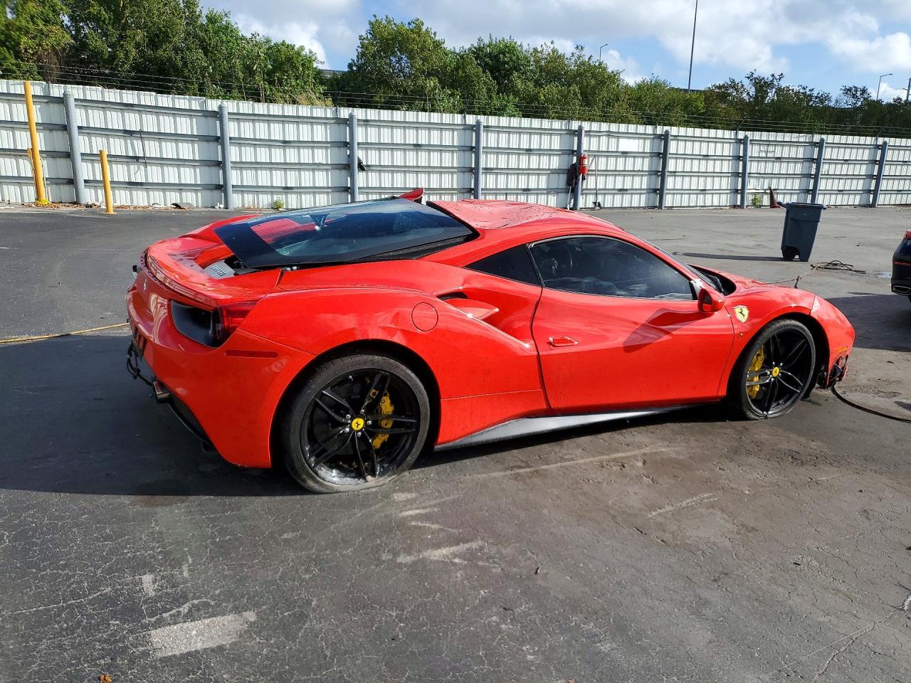 2016 Ferrari 488 Gtb - zdjęcie 3