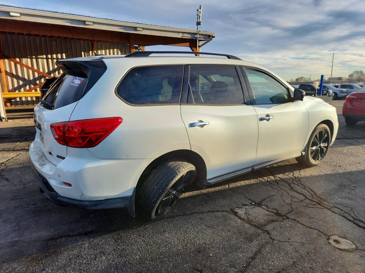 2018 Nissan Pathfinder Sl - zdjęcie 3