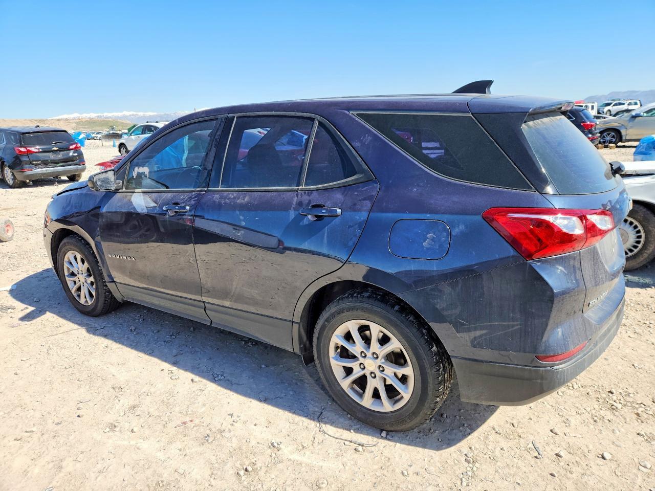 2019 Chevrolet Equinox Ls - zdjęcie 2
